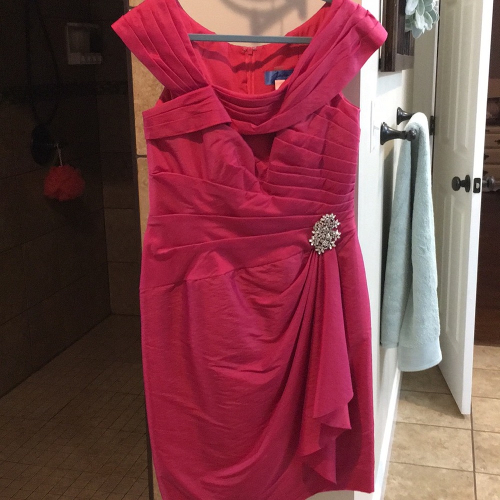 Pink semi-formal knee length dress - Picture 6 of 7